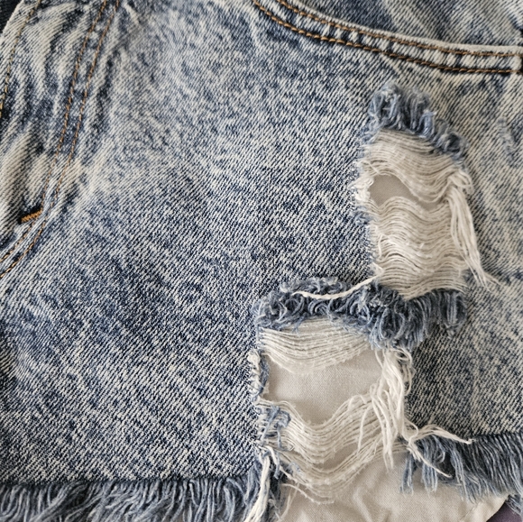 LEVI'S Vintage cut off shorts. 505 Regular fit. Size 30 - Picture 2 of 10